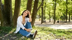 Varför en promenad i parken faktiskt minskar stress (och hur många minuter som behövs)