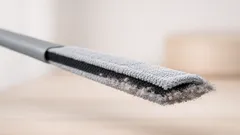 Så får du bort dammet bakom elementet med ett enkelt kardborretrick