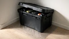 Så undviker du att beredskapslådan skrapar sönder vägg och golv i hyresrätten