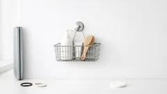 Smarta badrumsknep som frigör yta vid handfatet på fem minuter